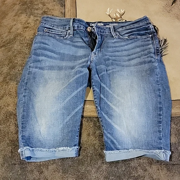 Levis skinny shorts womens - Picture 1 of 4